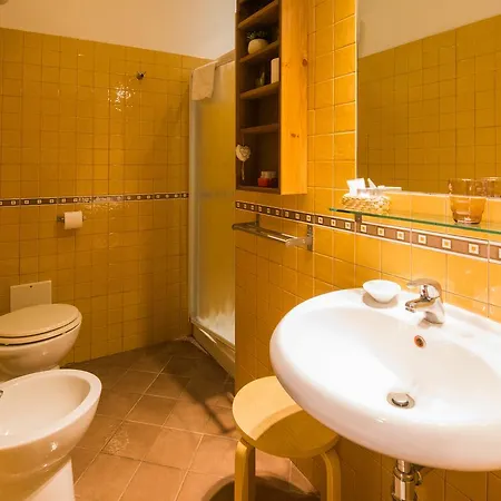 Oda ve Kahvaltı Piazza Dante 4*